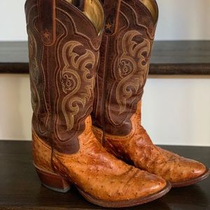 Tony Lama boots.  Women’s 8.5 or men’s 7.